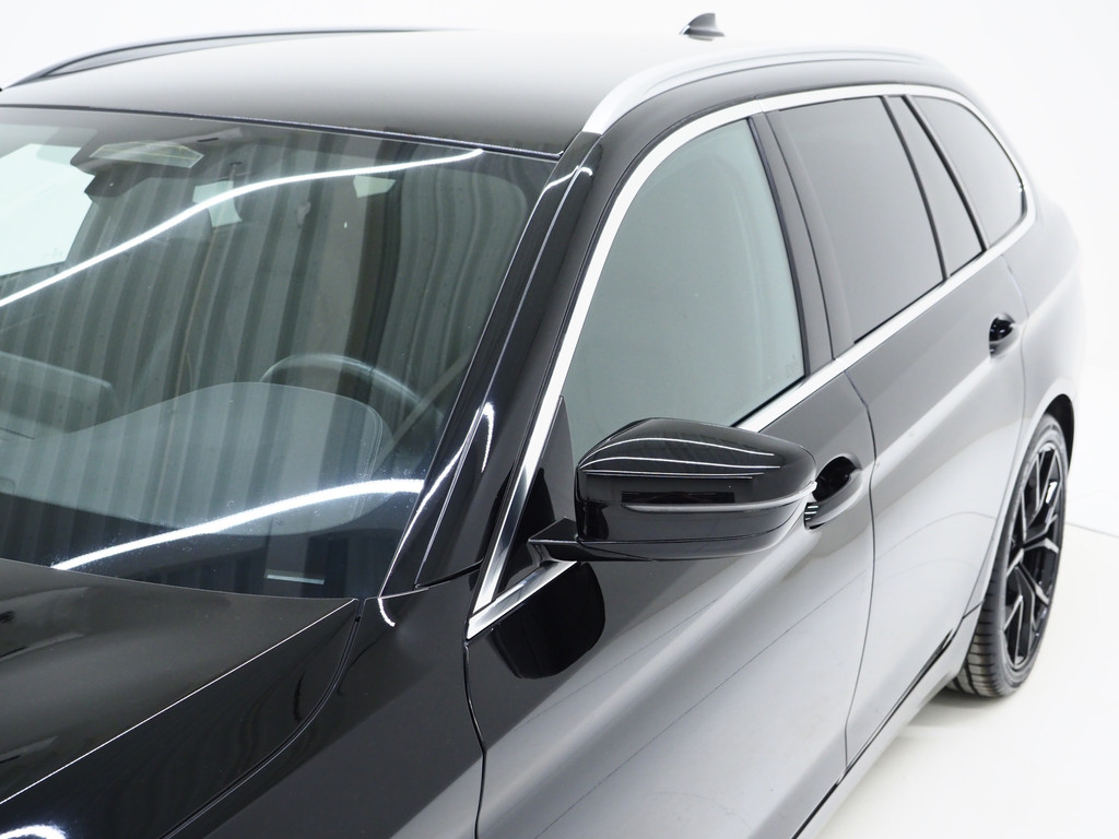 BMW 5 Serie Touring 530e 13