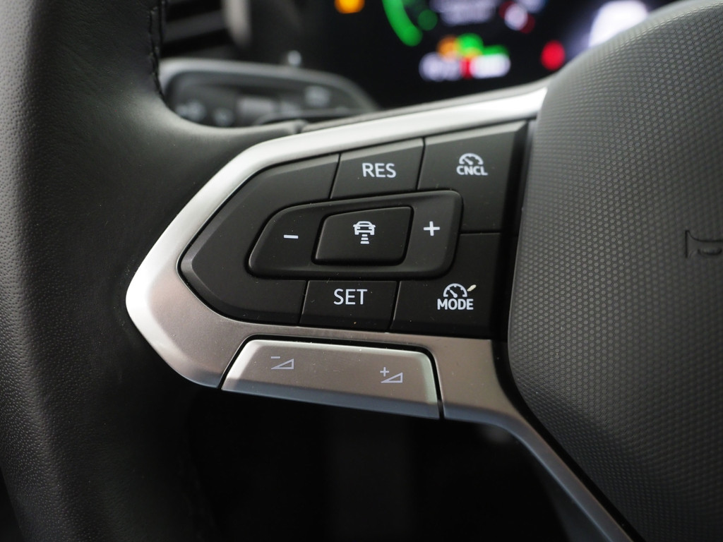 Volkswagen Passat Variant 1.5 eHybrid 204PK 21