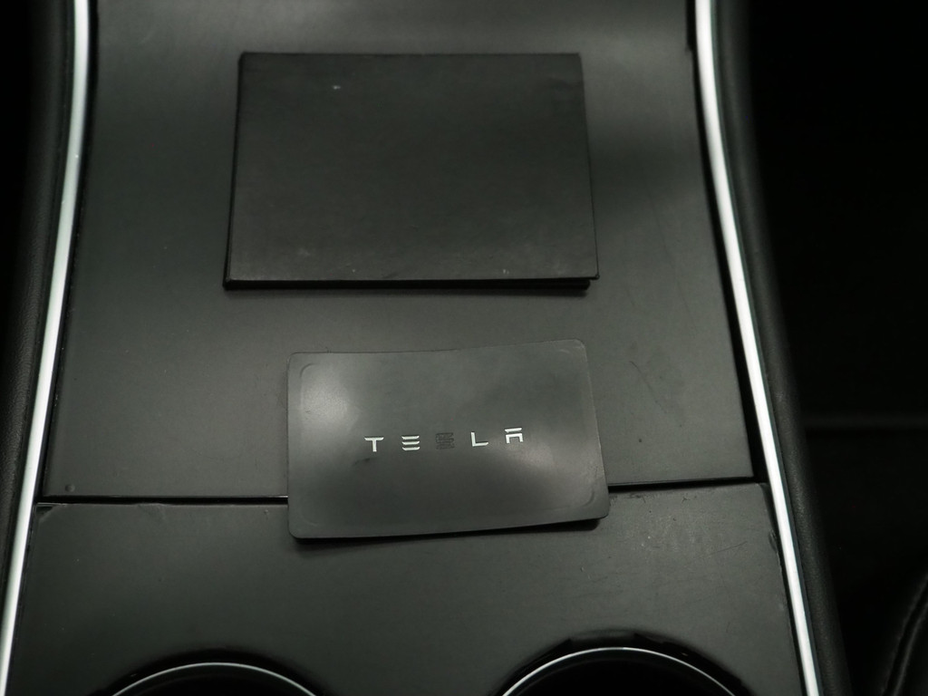 Tesla Model 3 Long Range AWD 75 kWh 351PK 82