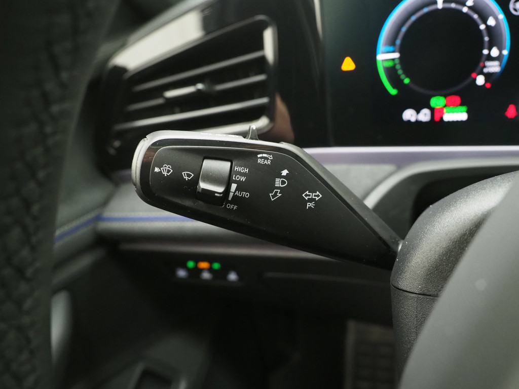 Volkswagen Passat Variant 1.5 eHybrid R-Line 24