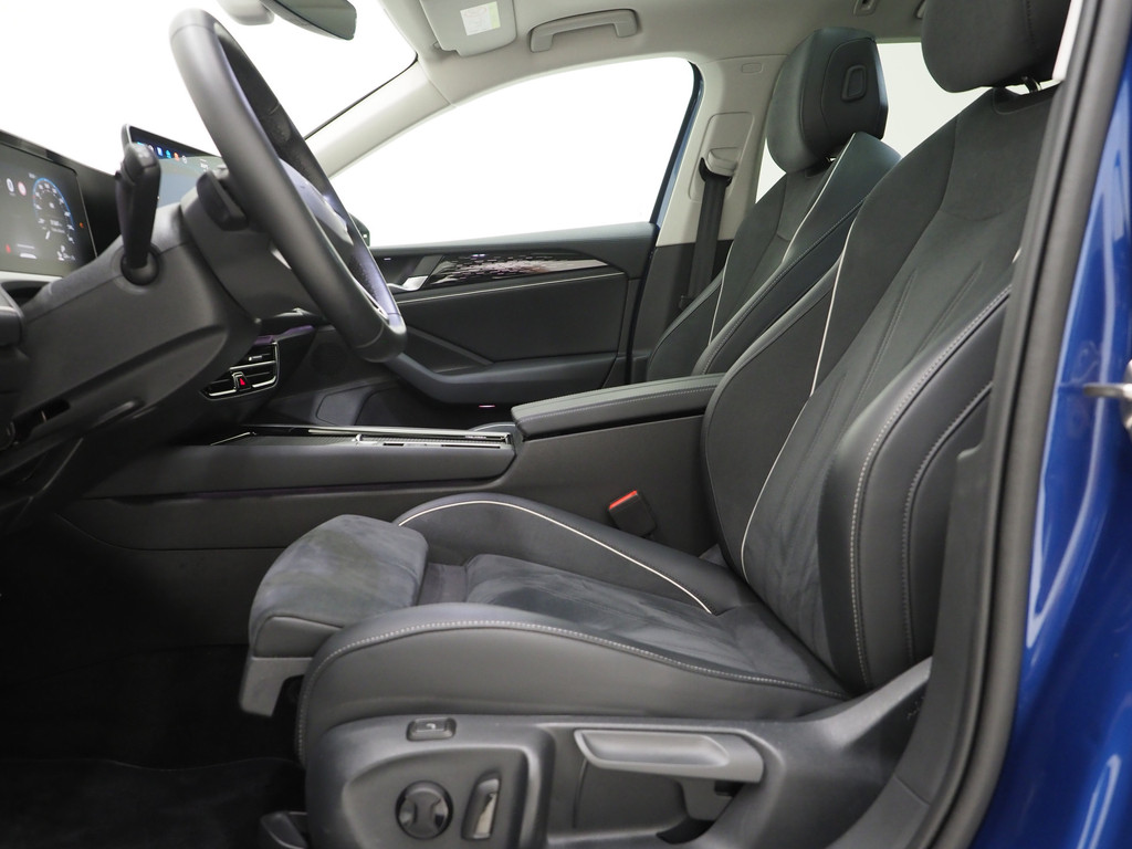 Volkswagen Passat Variant 1.5 eHybrid Elegance 16