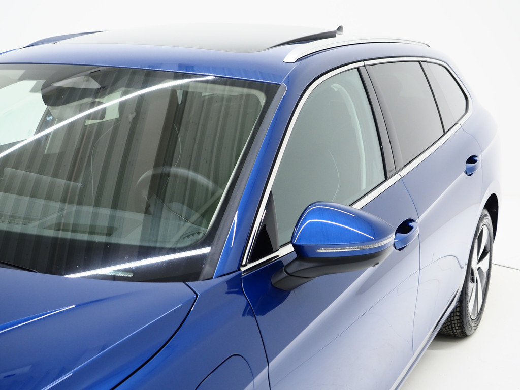 Volkswagen Passat Variant 1.5 eHybrid Elegance 59