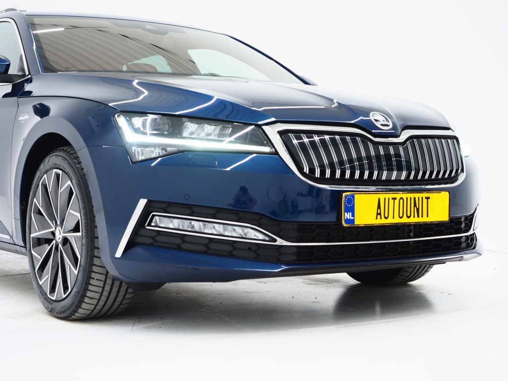 Škoda Superb Combi 1.4 TSI iV Laurin & Klement 11