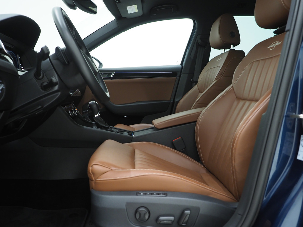 Škoda Superb Combi 1.4 TSI iV Laurin & Klement 15