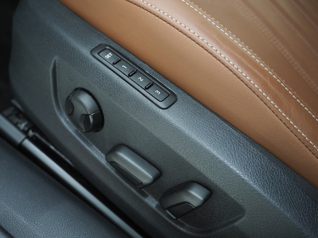 Škoda Superb Combi 1.4 TSI iV Laurin & Klement 19