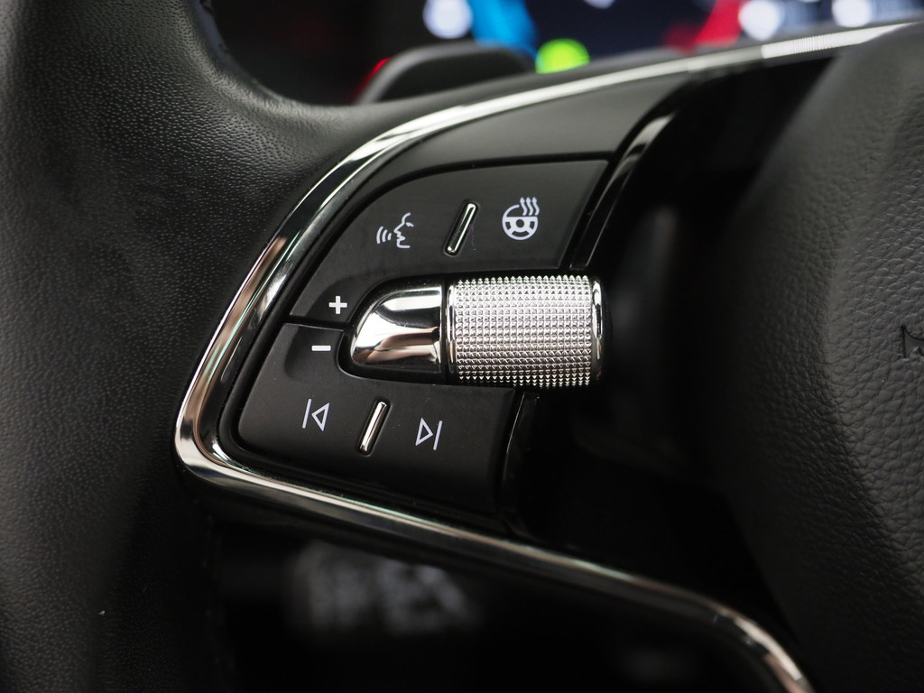 Škoda Superb Combi 1.4 TSI iV Laurin & Klement 23