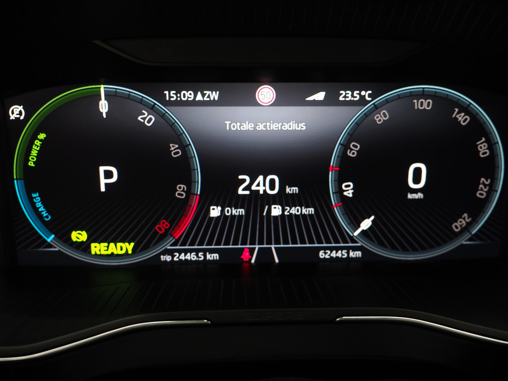 Škoda Superb Combi 1.4 TSI iV Laurin & Klement 26