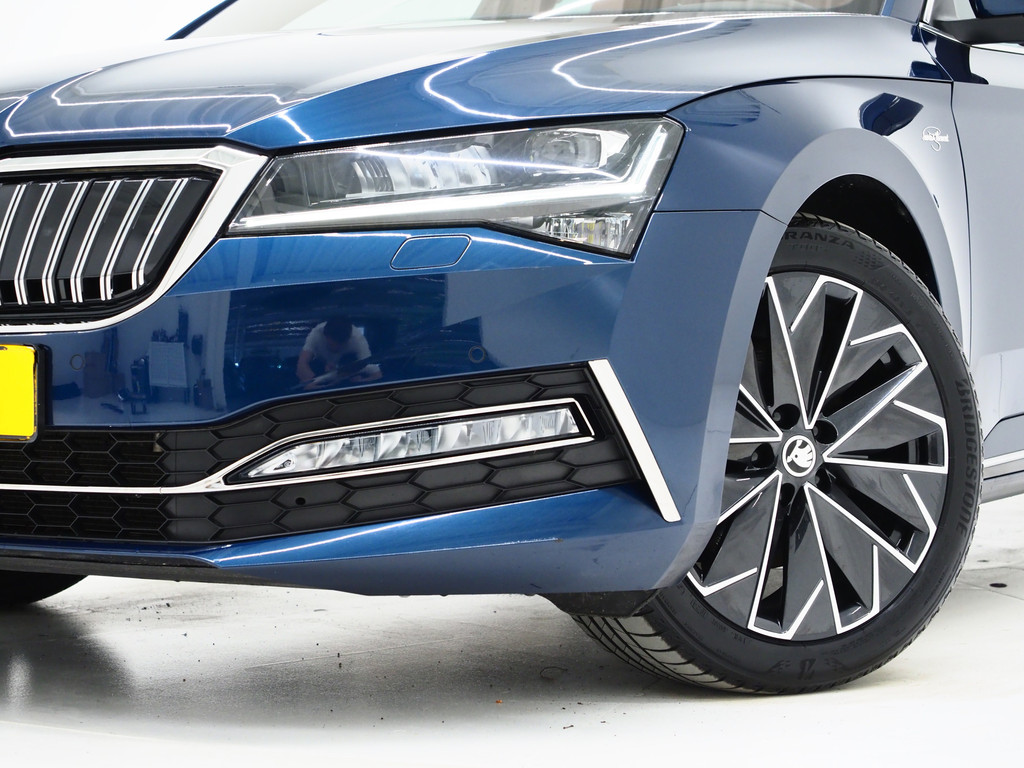 Škoda Superb Combi 1.4 TSI iV Laurin & Klement 48