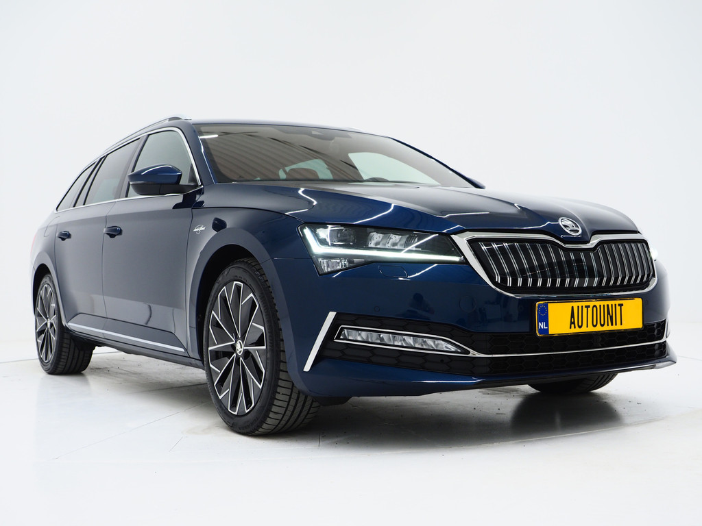Škoda Superb Combi 1.4 TSI iV Laurin & Klement 53