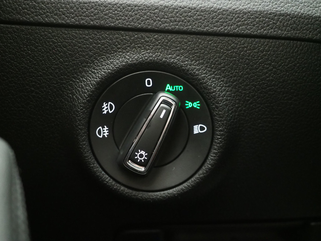 Škoda Superb Combi 1.4 TSI iV Laurin & Klement 63