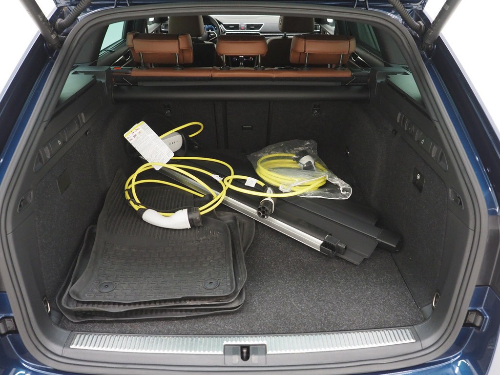 Škoda Superb Combi 1.4 TSI iV Laurin & Klement 84