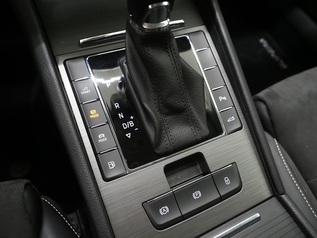 Škoda Superb Combi 1.4 TSI iV 218PK 73