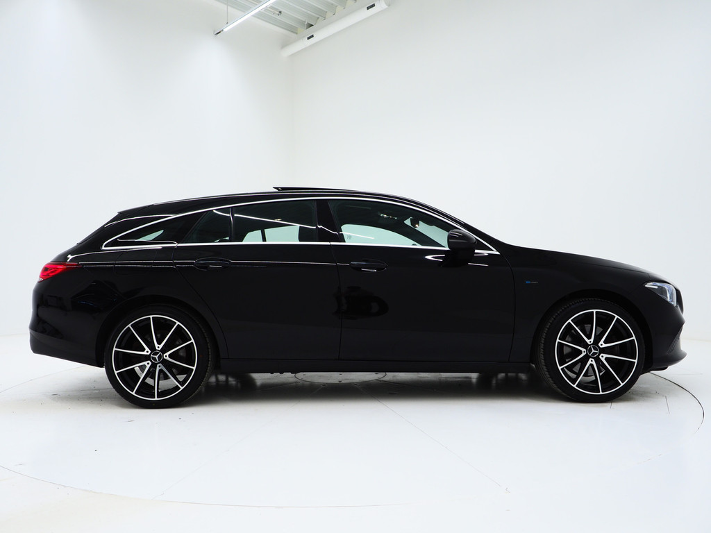 Mercedes-Benz CLA-Klasse Shooting Brake 250 e Premium 48