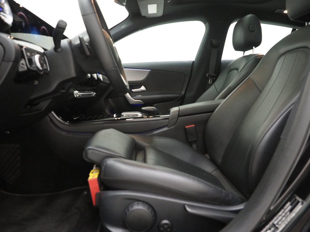 Mercedes-Benz CLA-Klasse Shooting Brake 250 e Premium 49