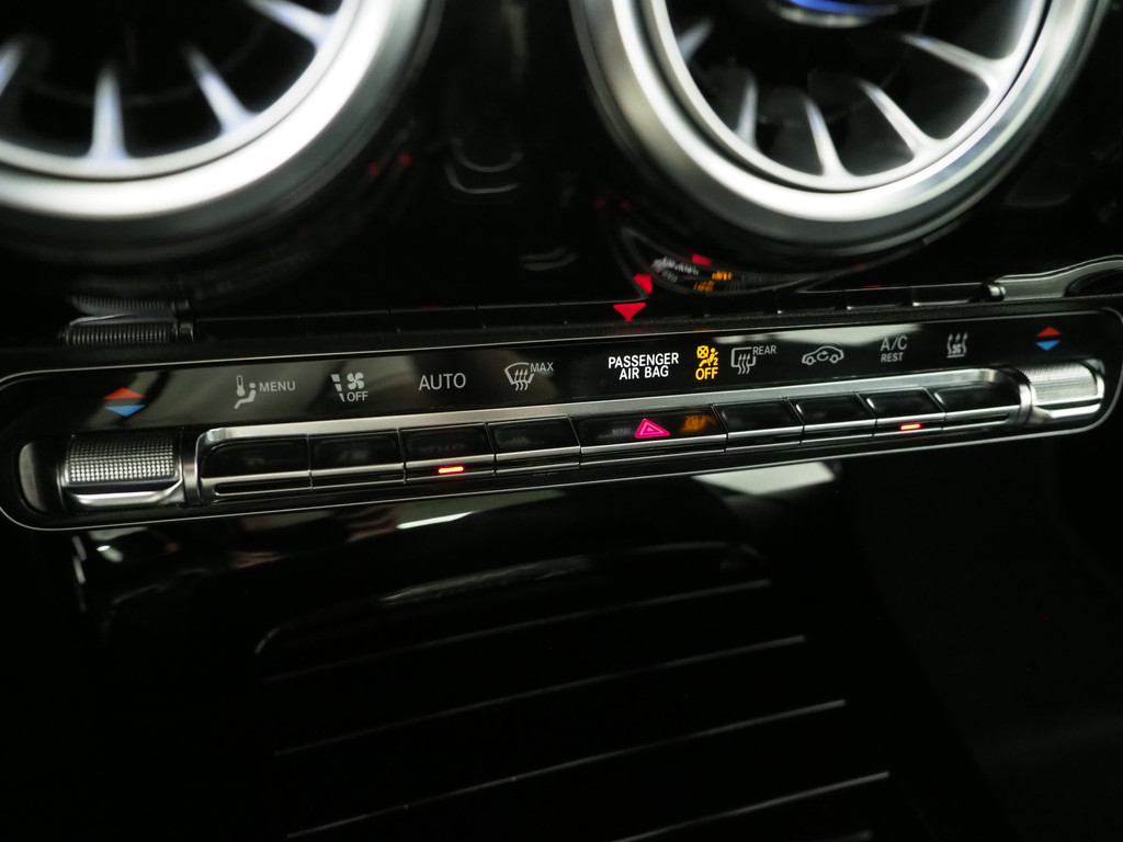Mercedes-Benz CLA-Klasse Shooting Brake 250 e Premium 65