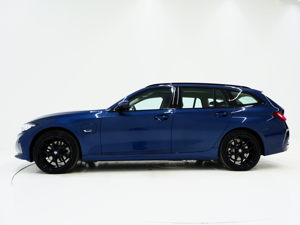 BMW 3 Serie Touring 320e xDrive LCI Shadow Line 1