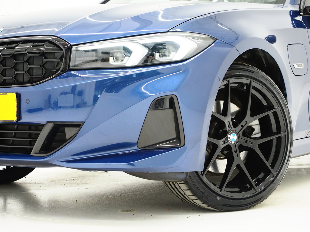 BMW 3 Serie Touring 320e xDrive LCI Shadow Line 40