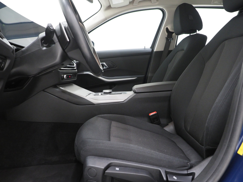 BMW 3 Serie Touring 320e xDrive LCI Shadow Line 49