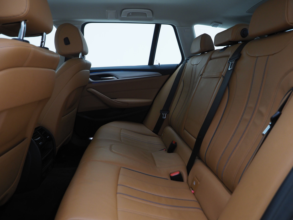 BMW 5 Serie Touring 530e 36