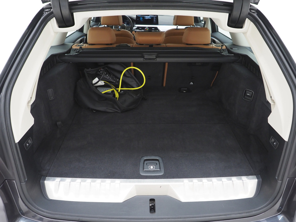 BMW 5 Serie Touring 530e 76