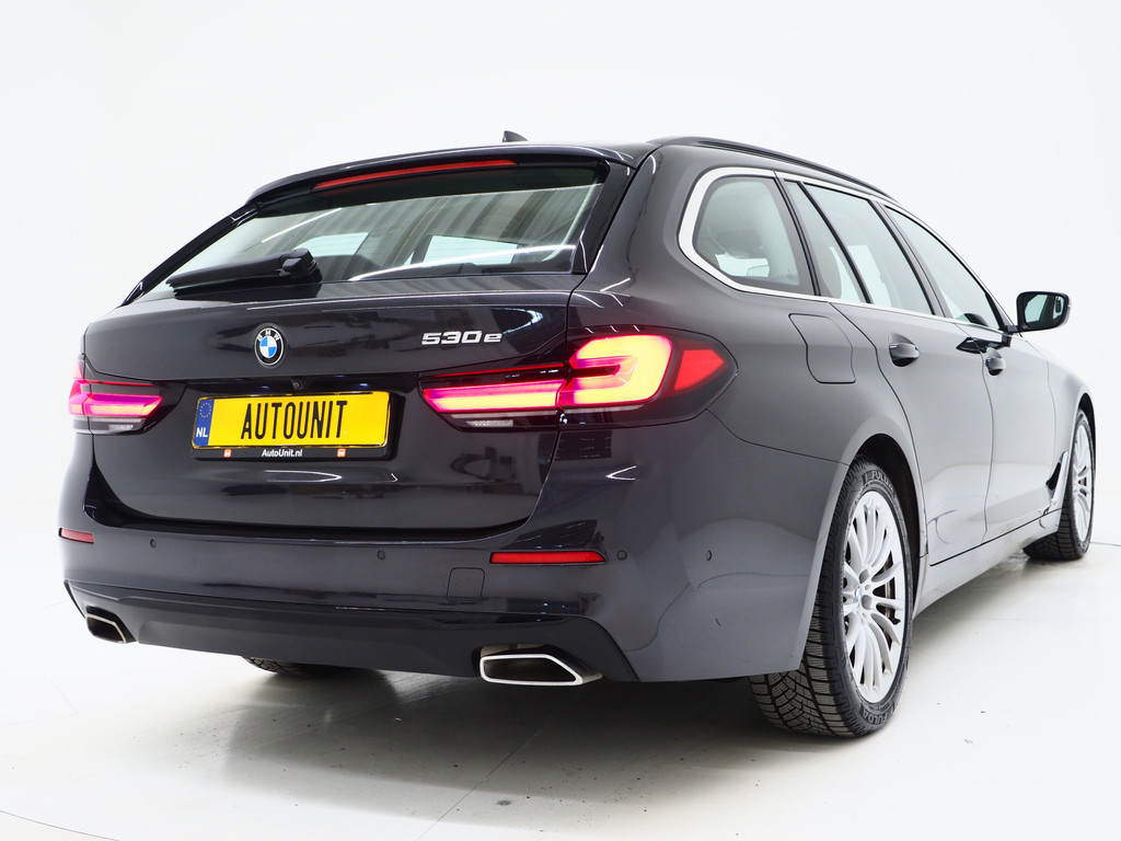 BMW 5 Serie Touring 530e 8