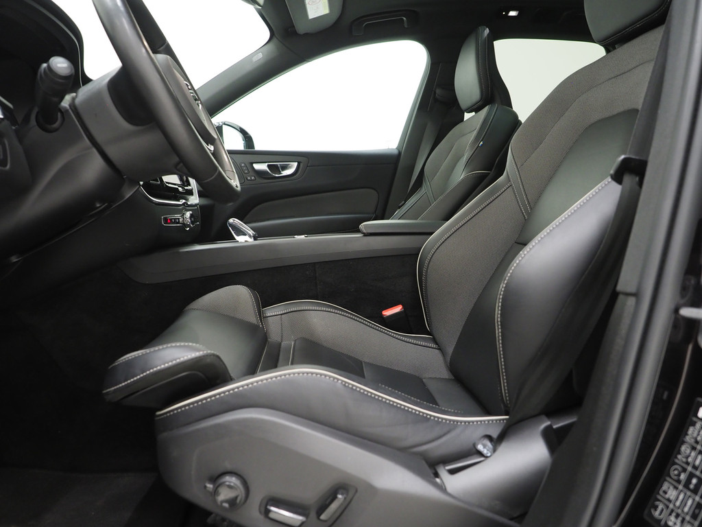 Volvo XC60 2.0 T6 Plug-in hybrid AWD Plus Black Edition 16