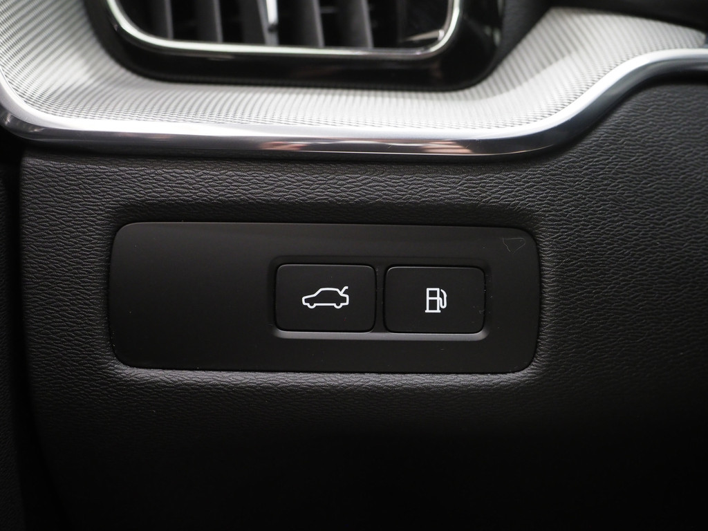 Volvo XC60 2.0 T6 Plug-in hybrid AWD Plus Black Edition 21