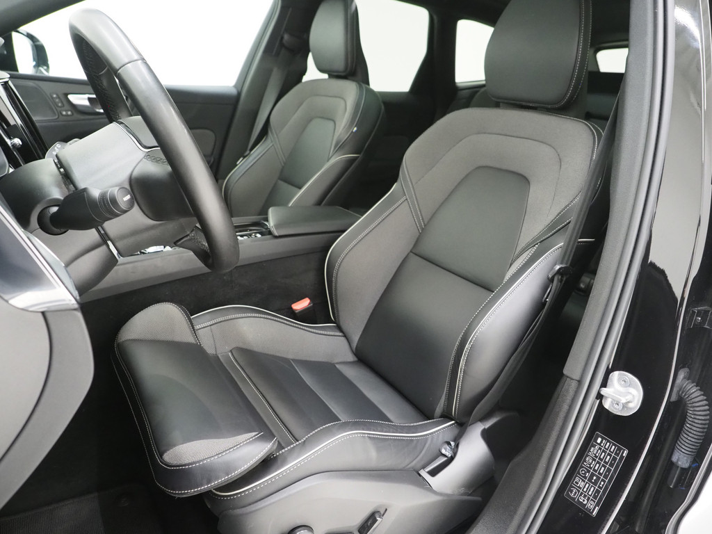 Volvo XC60 2.0 T6 Plug-in hybrid AWD Plus Black Edition 3