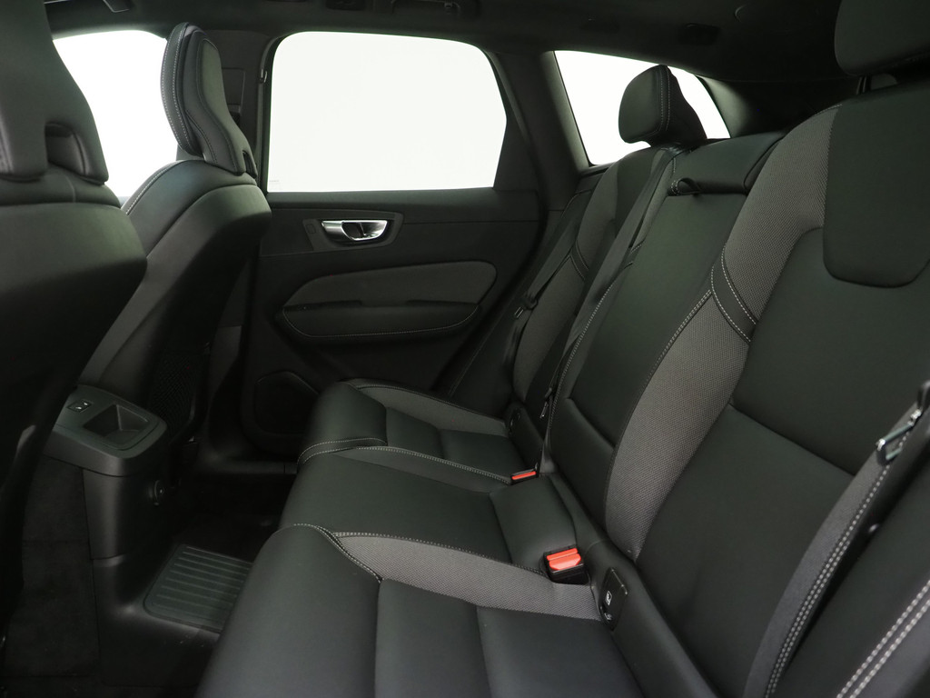 Volvo XC60 2.0 T6 Plug-in hybrid AWD Plus Black Edition 39