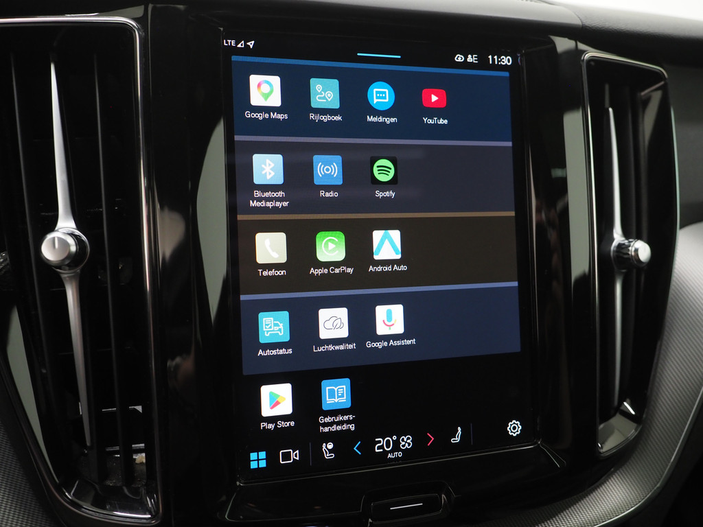 Volvo XC60 2.0 T6 Plug-in hybrid AWD Plus Black Edition 74