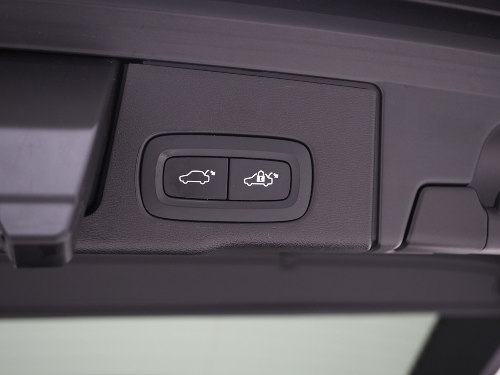 Volvo XC60 2.0 T6 Plug-in hybrid AWD Plus Black Edition 83