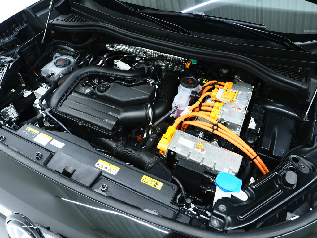 Volkswagen Tayron 1.5 eHybrid Elegance 6