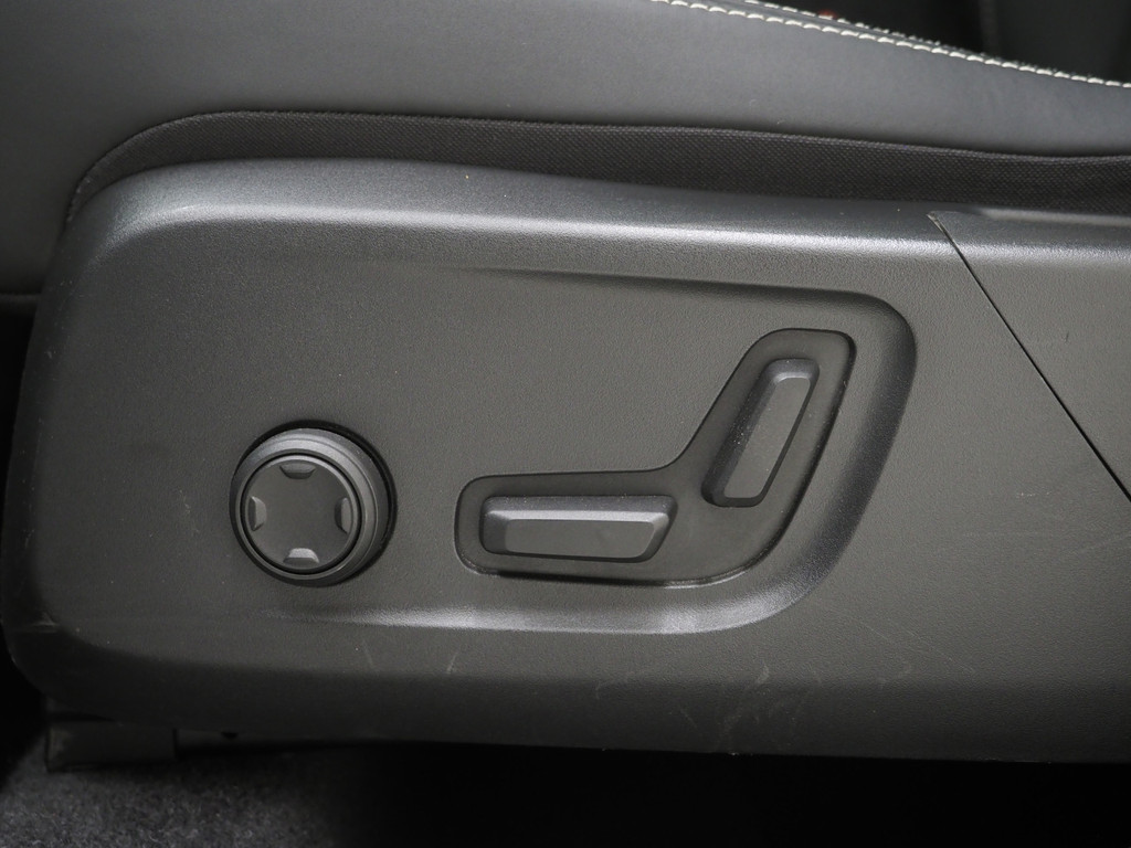 Volvo XC40 1.5 T5 Plug-in hybrid Ultimate Dark 21