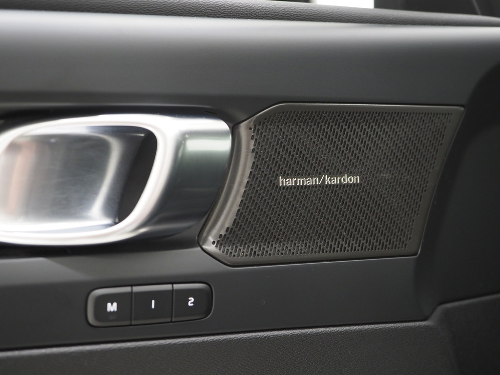 Volvo XC40 1.5 T5 Plug-in hybrid Ultimate Dark 64