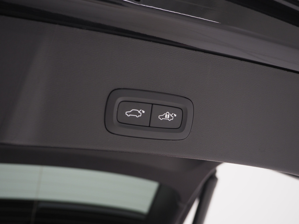 Volvo XC40 1.5 T5 Plug-in hybrid Ultimate Dark 87