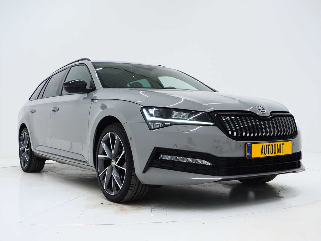 Škoda Superb Combi 1.4 TSI iV Sportline 10