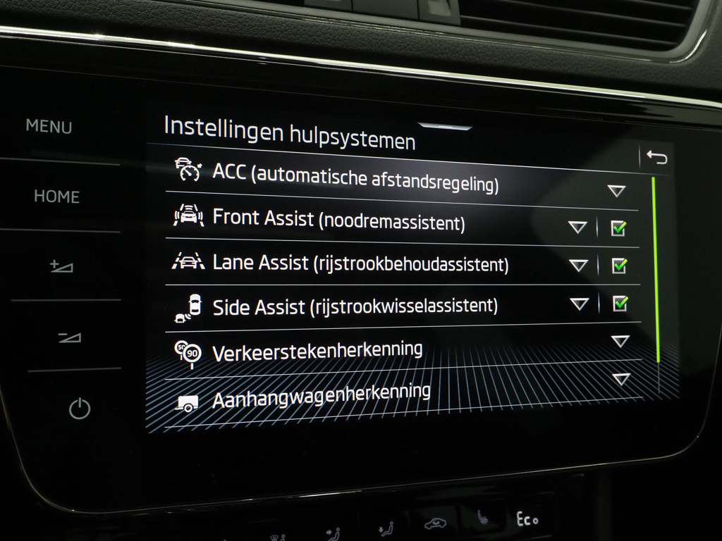 Škoda Superb Combi 1.4 TSI iV Sportline 33
