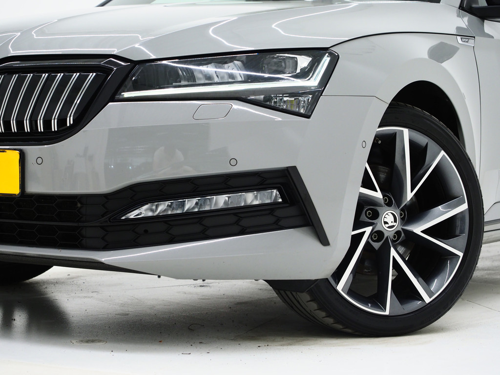 Škoda Superb Combi 1.4 TSI iV Sportline 52