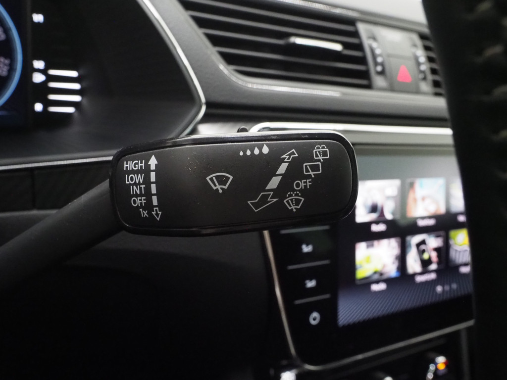 Škoda Superb Combi 1.4 TSI iV Sportline 74