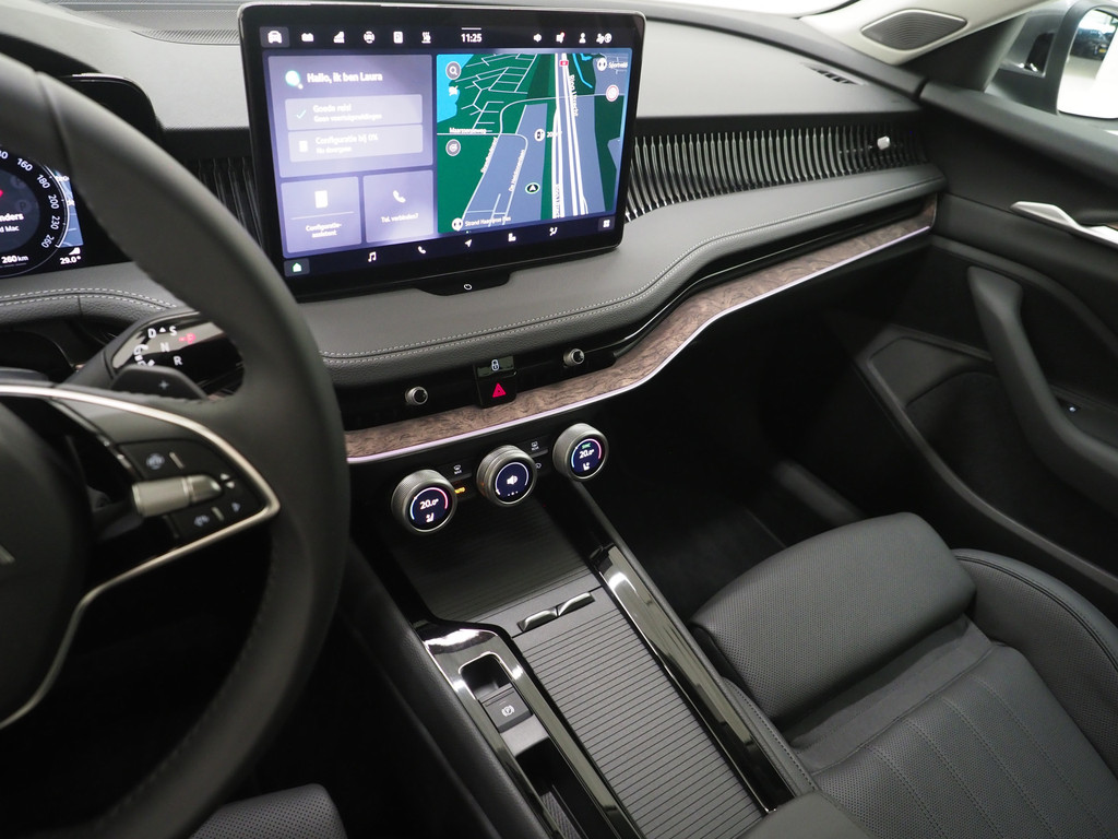 Škoda Superb Combi 1.5 TSI PHEV Laurin & Klement 42