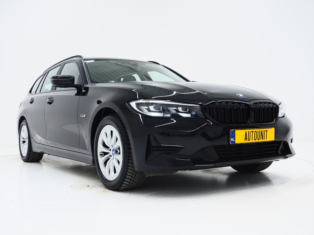 BMW 3 Serie Touring 320e Shadow Line 10