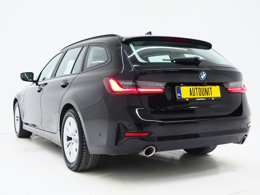 BMW 3 Serie Touring 320e Shadow Line 2