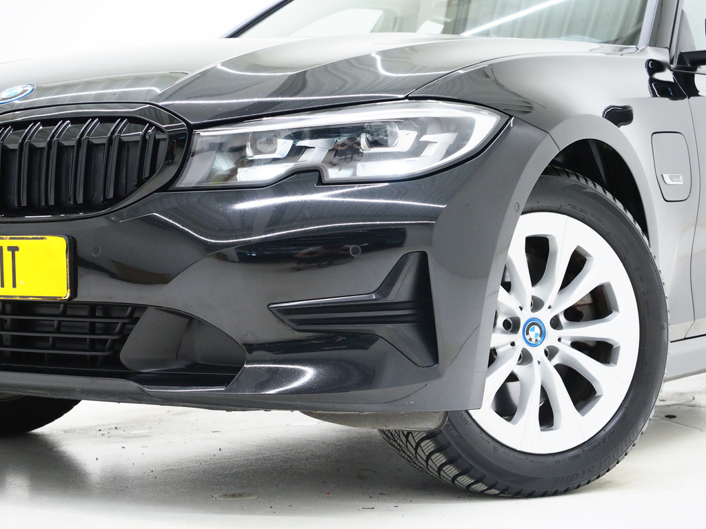 BMW 3 Serie Touring 320e Shadow Line 42