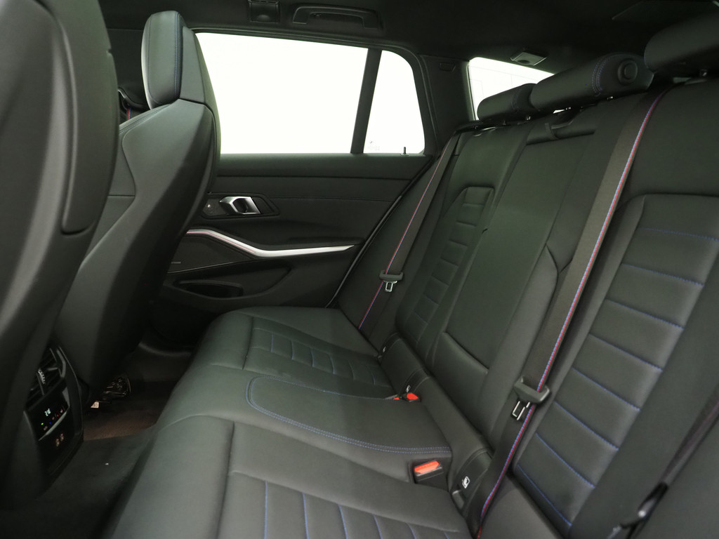 BMW 3 Serie Touring 320i M Sport Pro Brooklyn Grey 41