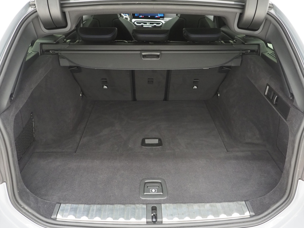 BMW 3 Serie Touring 320i M Sport Pro Brooklyn Grey 43