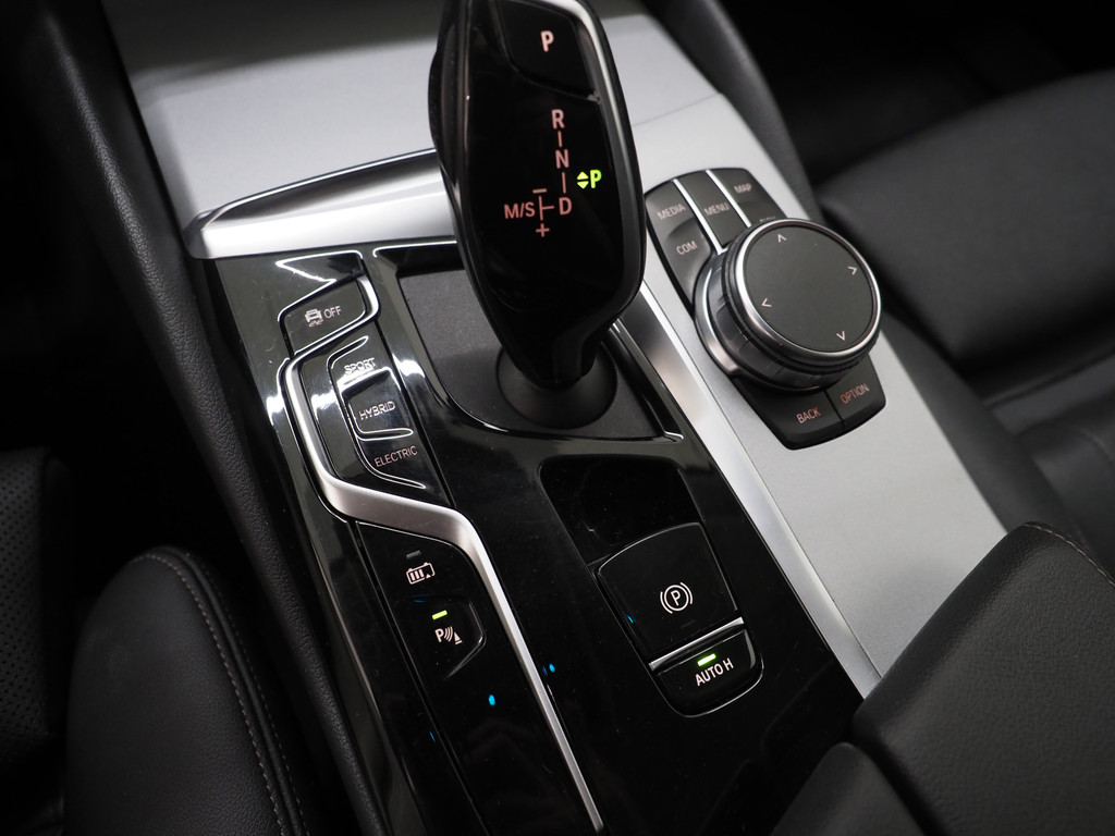 BMW 5 Serie Touring 530e 34
