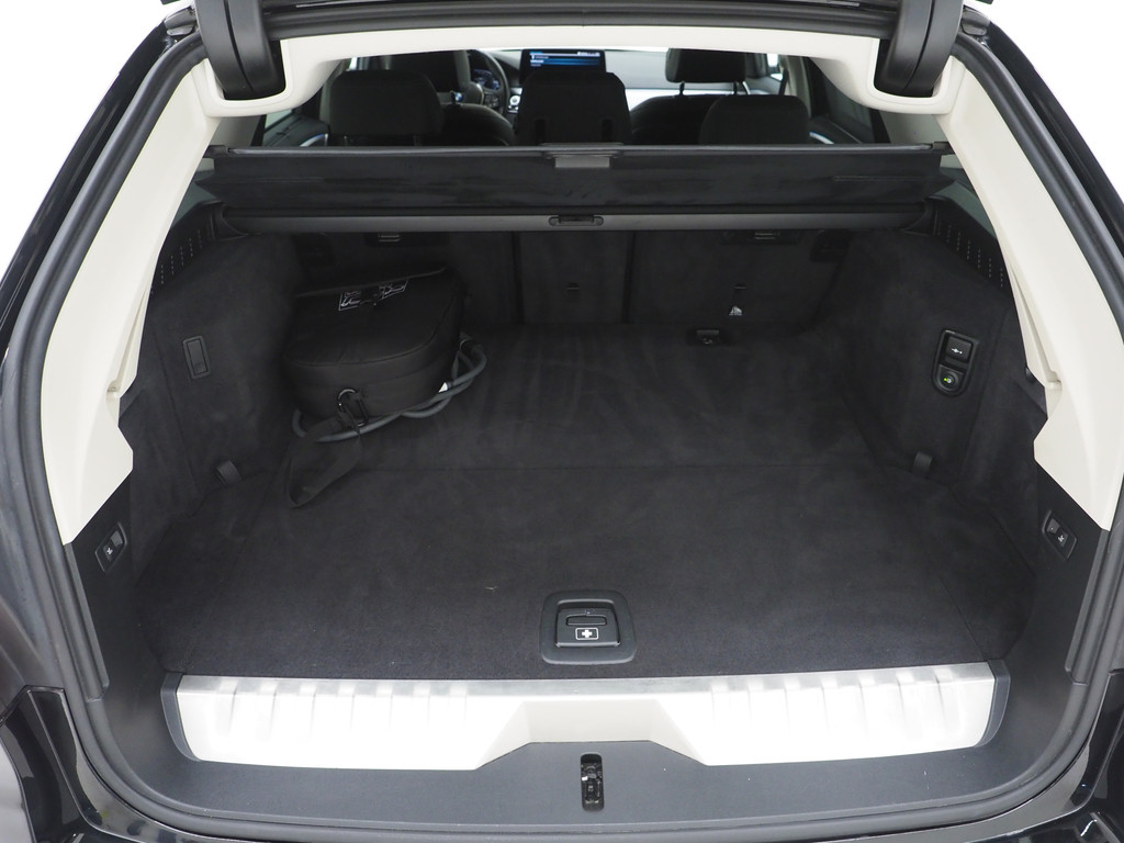 BMW 5 Serie Touring 530e 82
