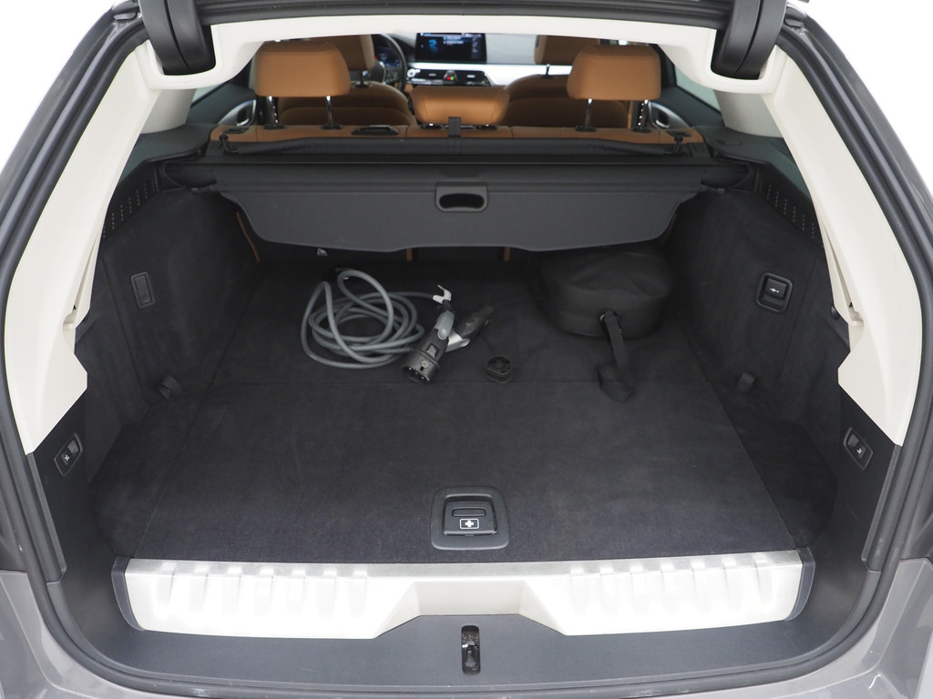 BMW 5 Serie Touring 520e 38