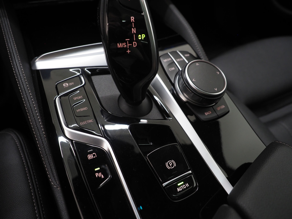 BMW 5 Serie Touring 530e M Sport Shadow Line 35