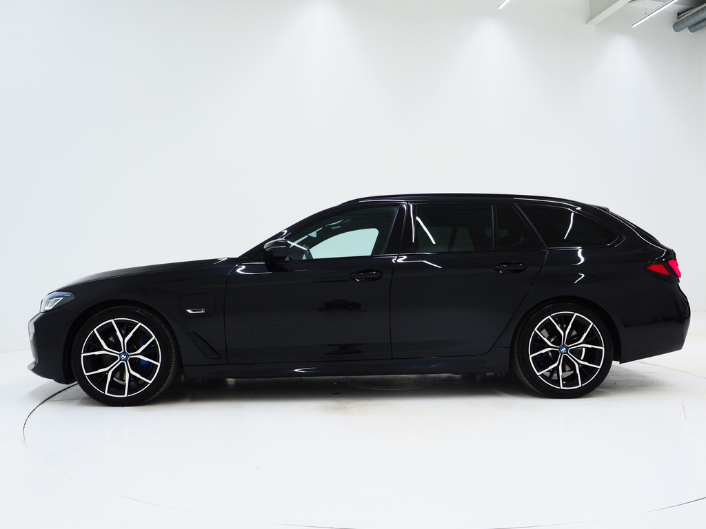 BMW 5 Serie Touring 530e M Sport Shadow Line 43